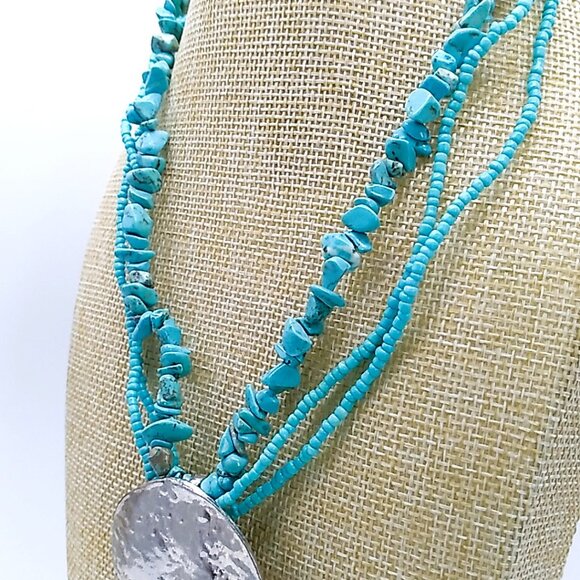 Multi-strand Turquoise-Colored Beaded Necklace LG Silver-tone Hammered Pendant - Picture 15 of 16